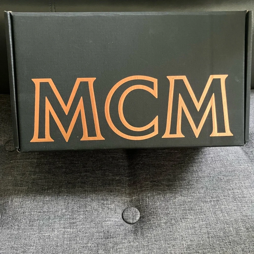 MCM Vibrant Yellow Slides - Picture 8 of 8